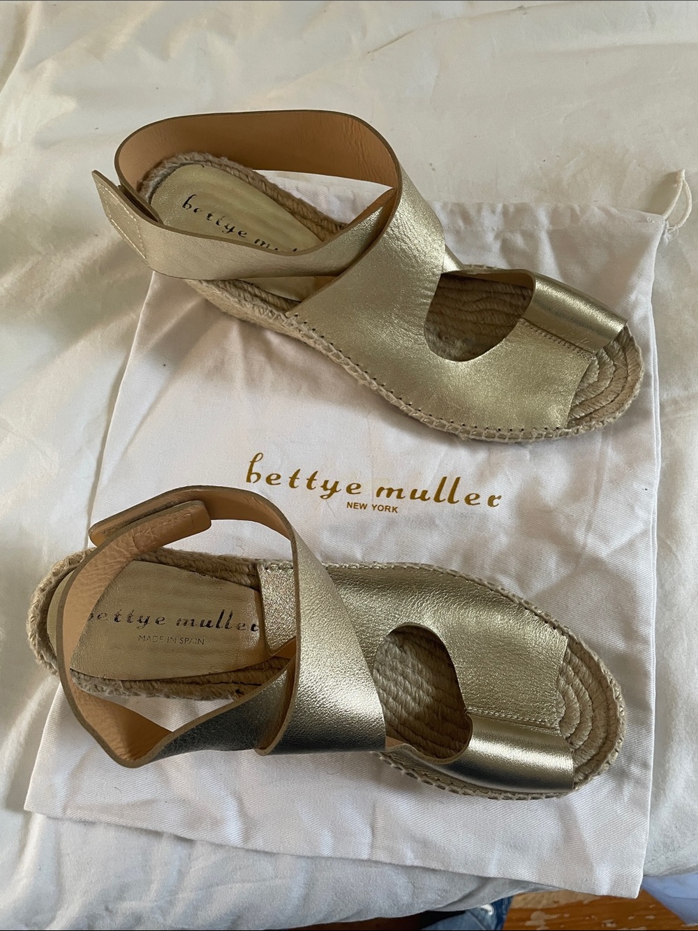 Bettye Muller Made in Spain Leather Espadrille Sandals Sz 9. Dust Bag.